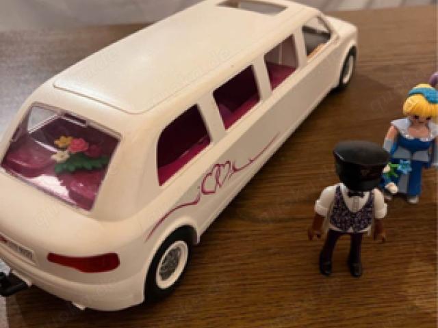 Playmobil Hochzeitslimousine mit Figuren - 1